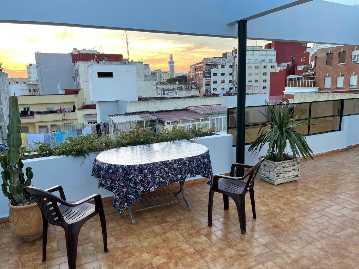 Appartement Centre-Ville Avec Piscine Pour Enfants Tânger Exterior foto